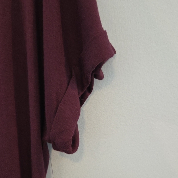 Xersion Classic Burgandy Ruched Relaxed Fit Short Sleeve T-Shirt Size Small New - Picture 3 of 10